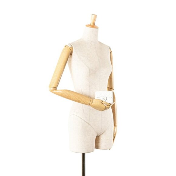 CHANEL Authentic White Caviar Leather Logo Wallet - Picture 13 of 13